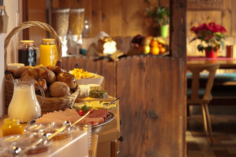boulangerie-ST ZACHARIE-min_breakfast_buffet_food_restaurant_meal_hotel_plate_fresh-718745